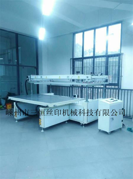 四柱式跑台平面丝网印刷机.jpg